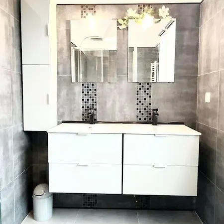 Maison De Charme Recente Avec Piscine Hors Sol